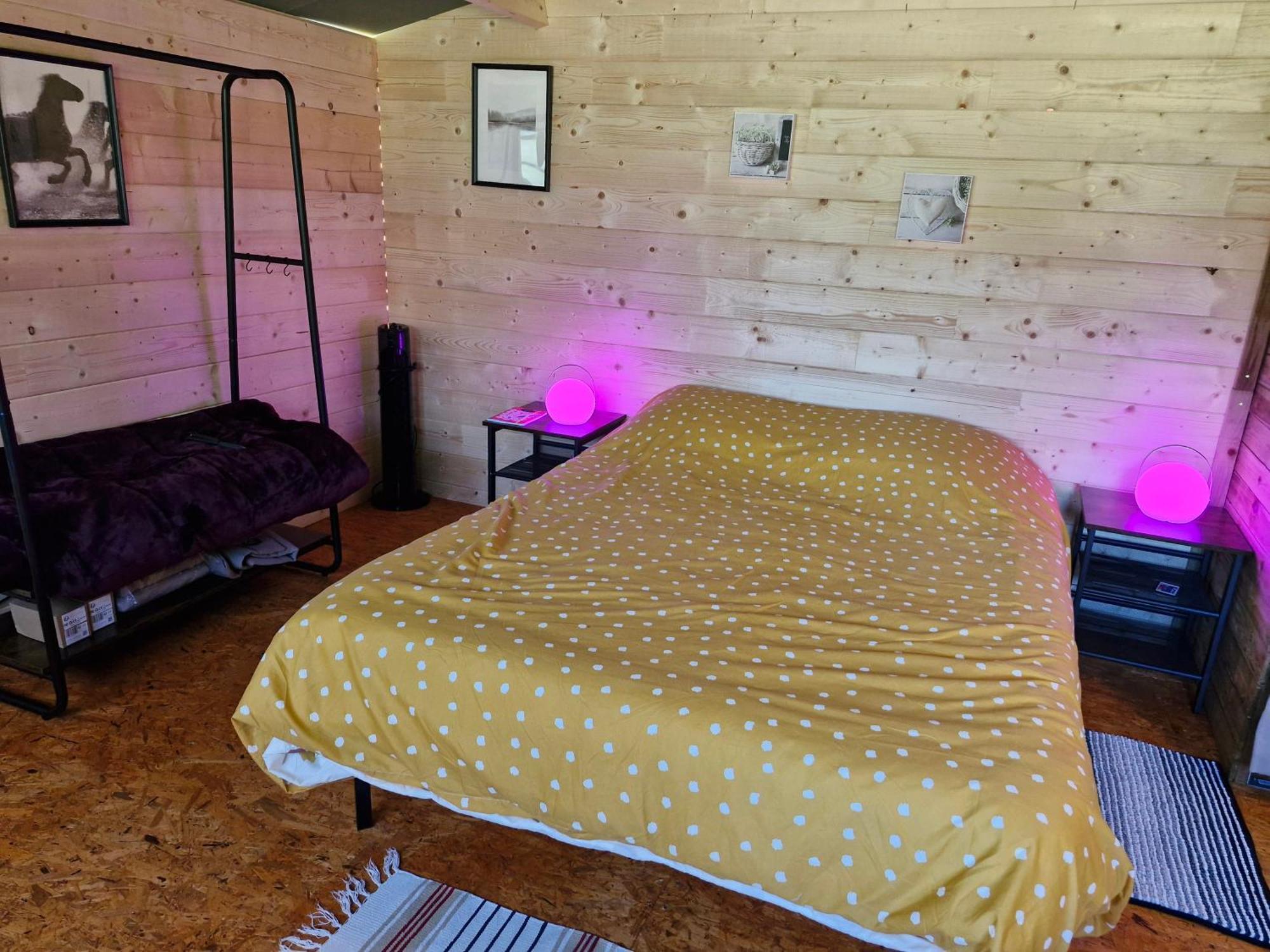 La Cabane Des Lucioles Saint-Julien-Boutieres Zewnętrze zdjęcie