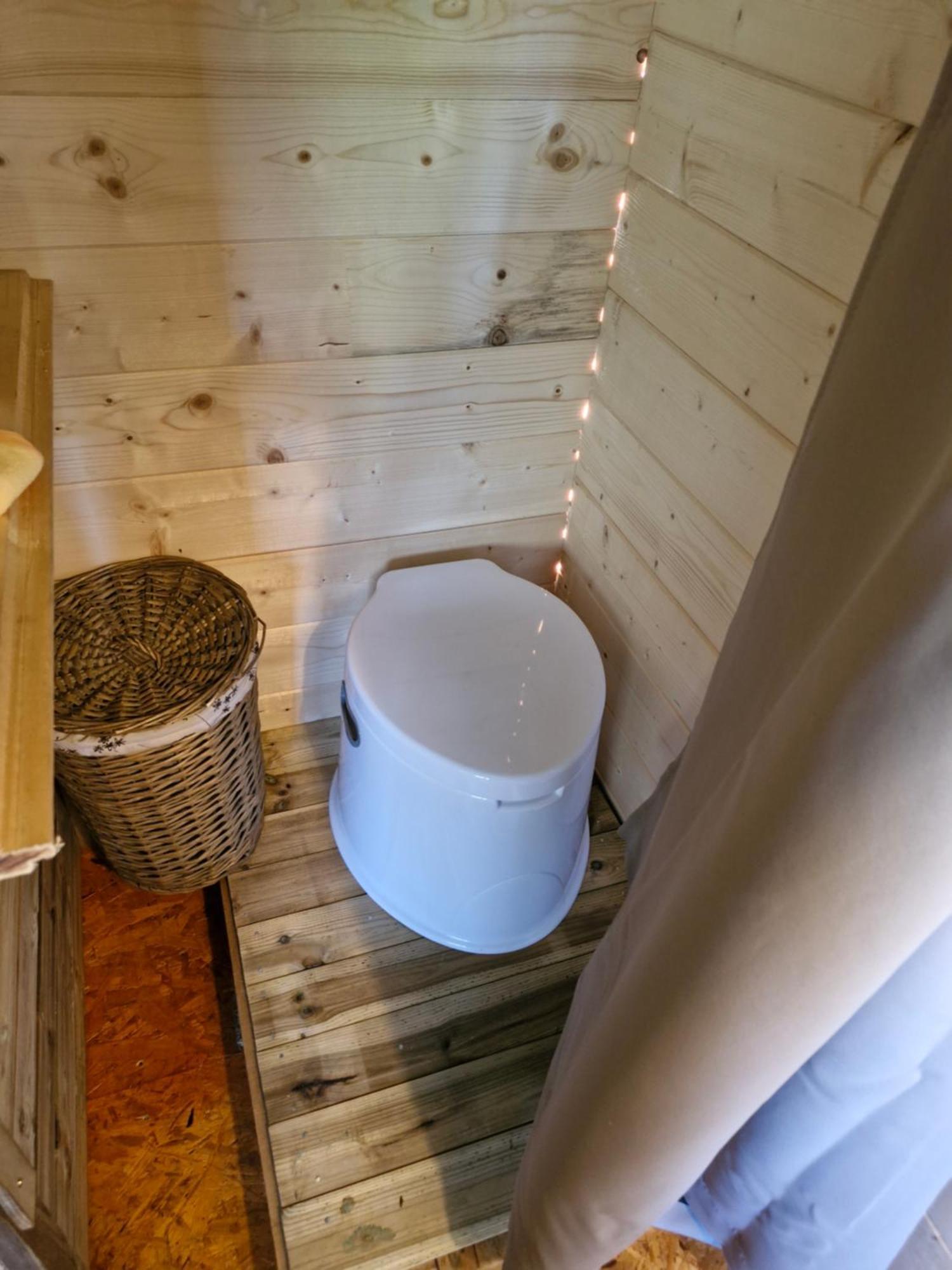La Cabane Des Lucioles Saint-Julien-Boutieres Zewnętrze zdjęcie