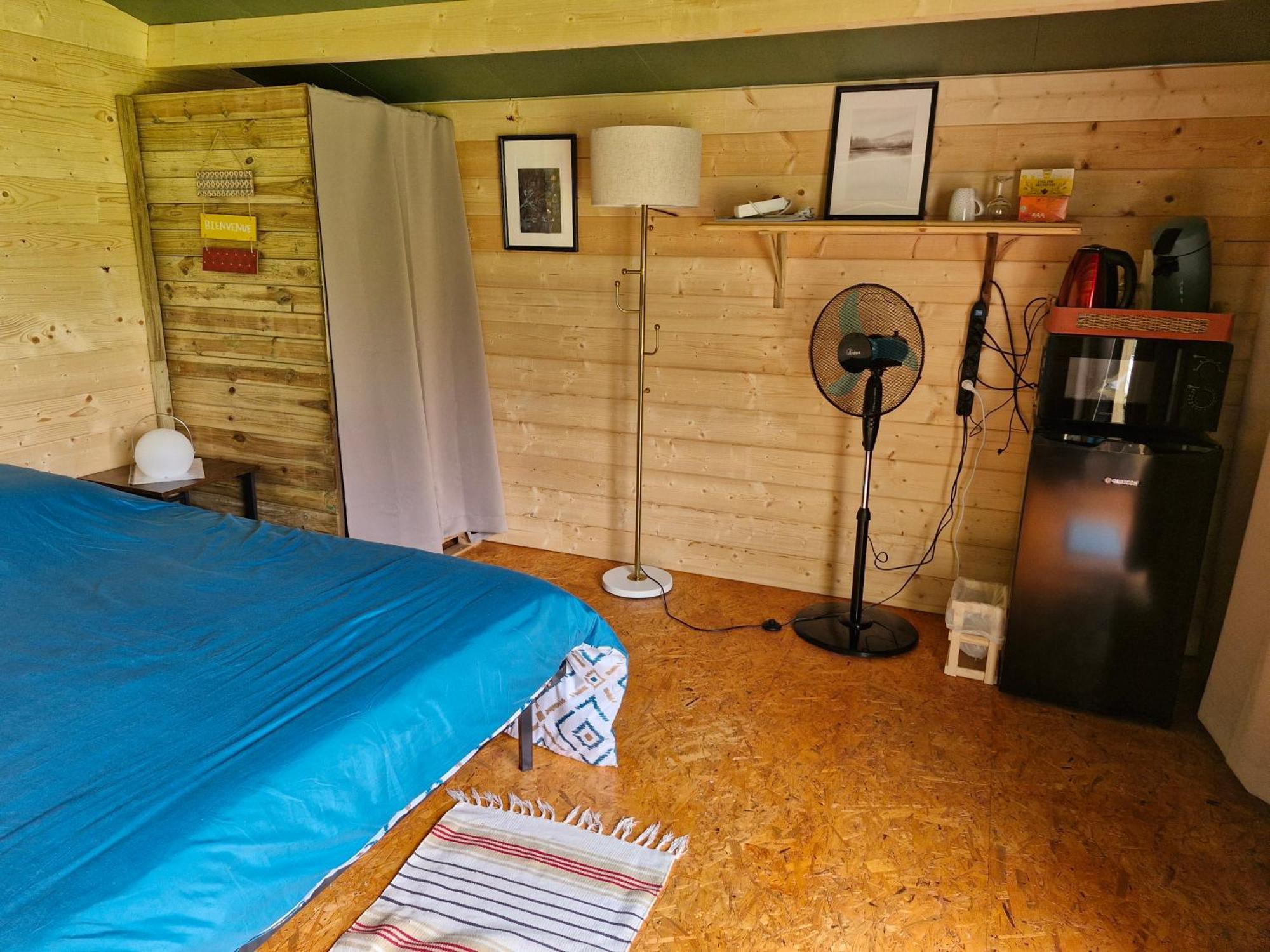 La Cabane Des Lucioles Saint-Julien-Boutieres Pokój zdjęcie