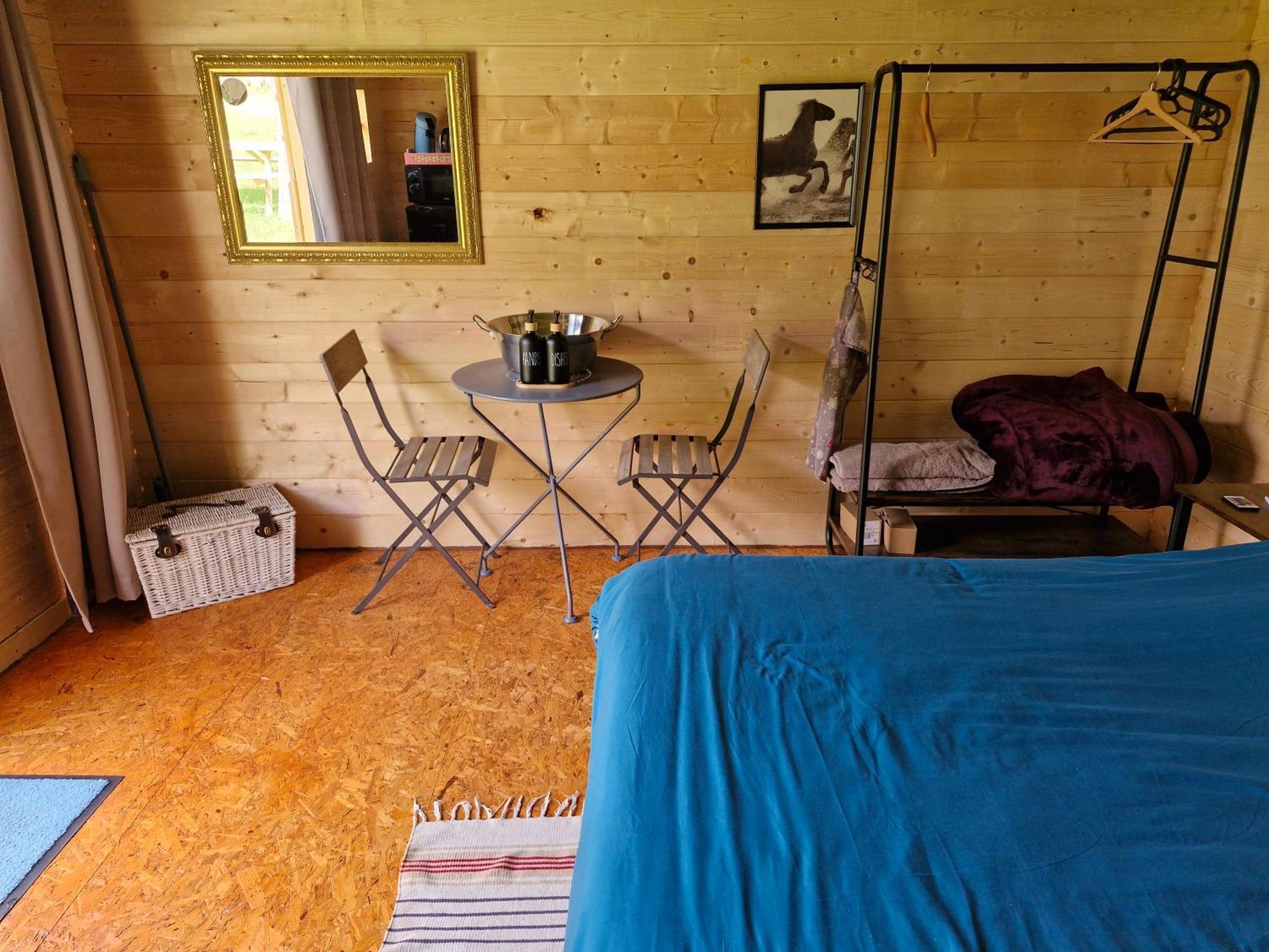 La Cabane Des Lucioles Saint-Julien-Boutieres Zewnętrze zdjęcie